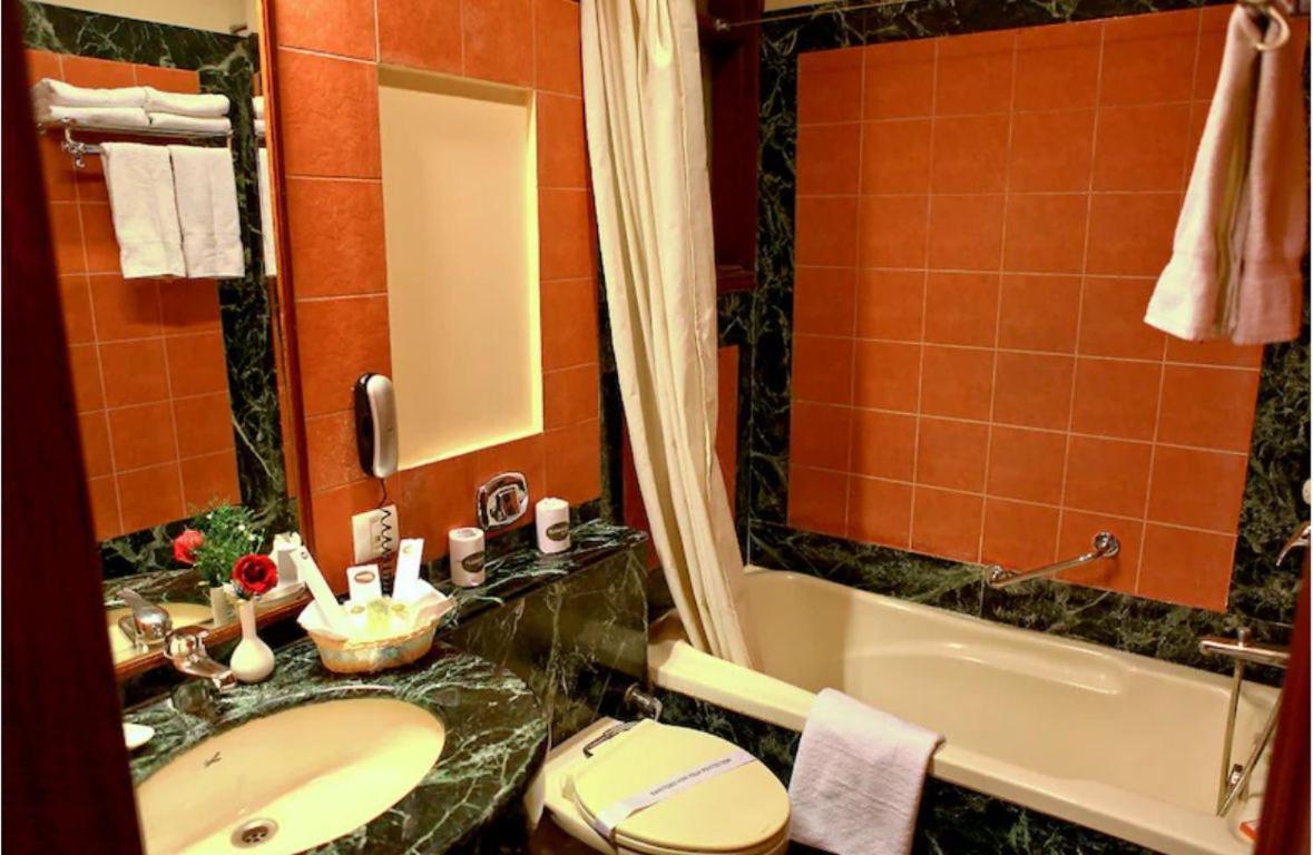 Hotel Florence Inn, Karol Bagh, New Delhi, 2 Min From Metro エクステリア 写真