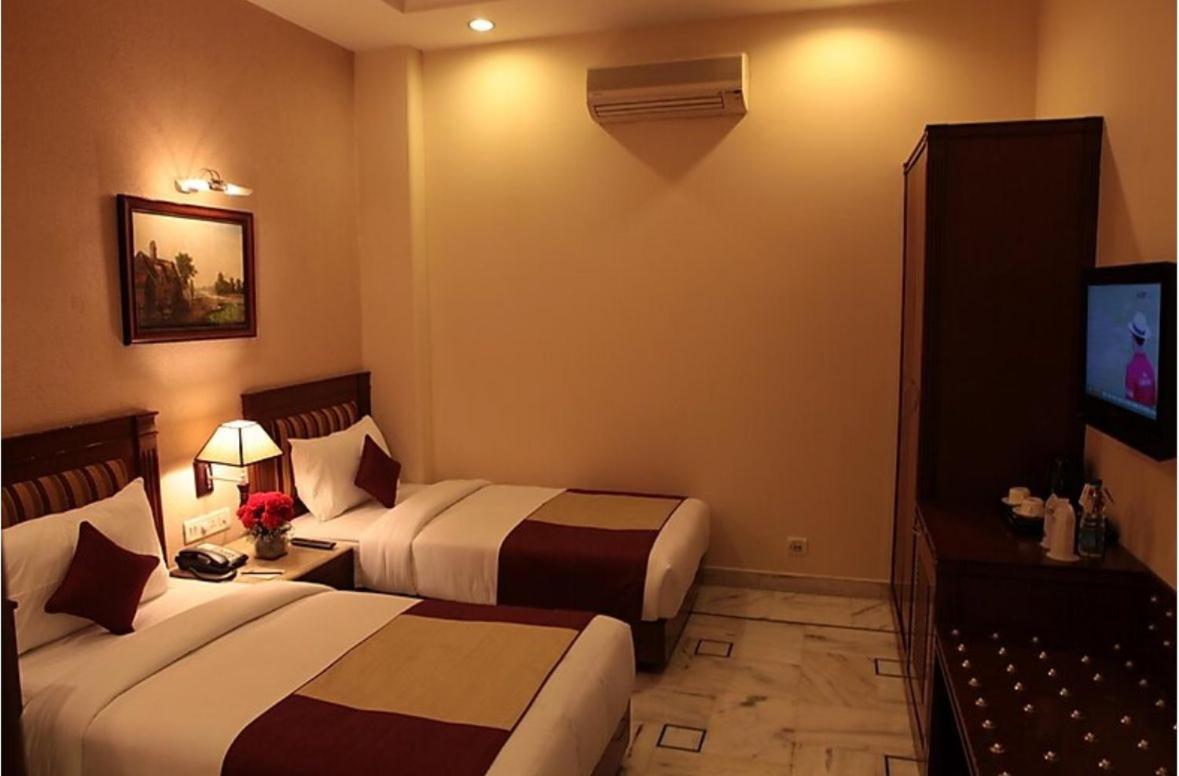 Hotel Florence Inn, Karol Bagh, New Delhi, 2 Min From Metro エクステリア 写真